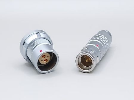 プッシュプル自己ロックバックマウント2+2コアメスソケット（PCBマウント）セキュア接続